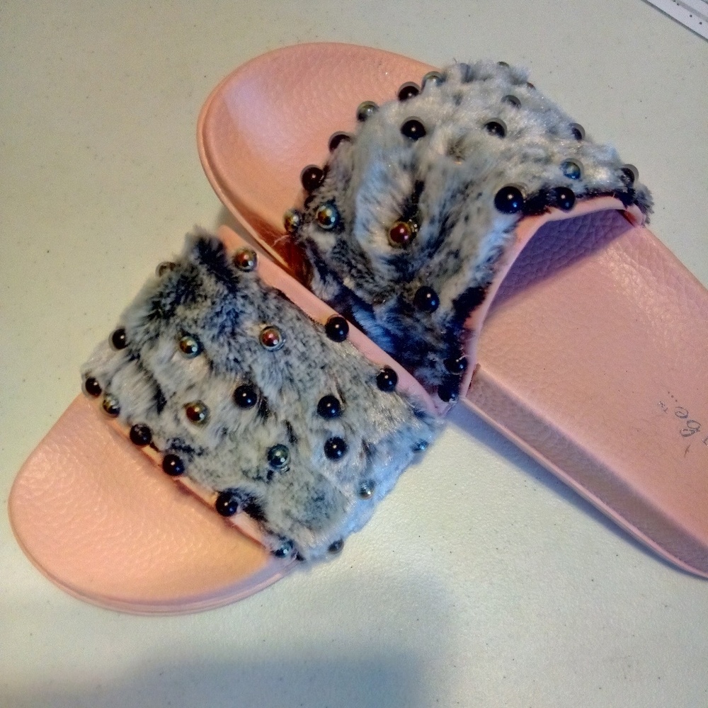 Shoes - Picture 6 of 7
